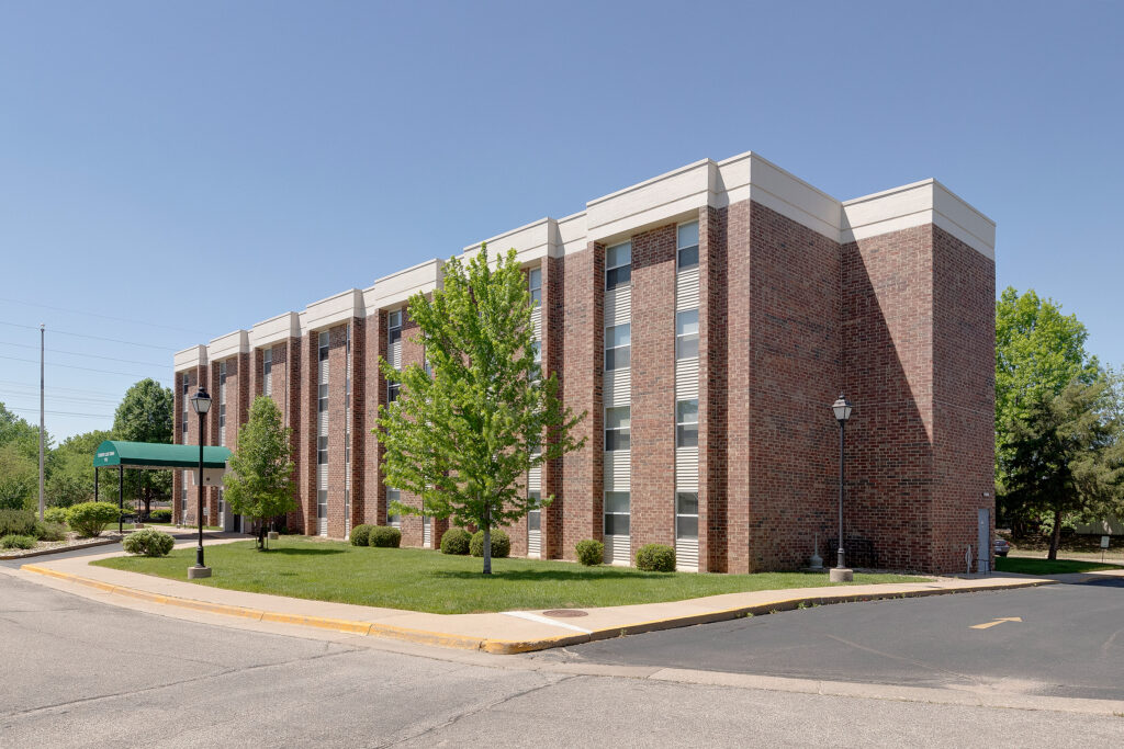 Country Club Tower, featured image