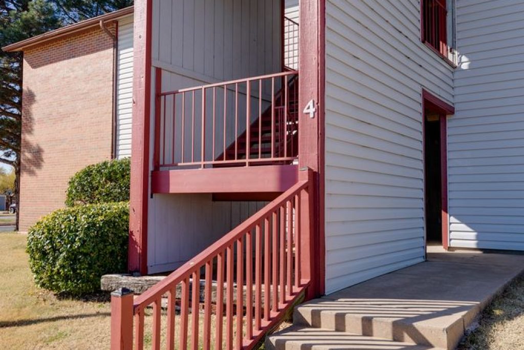 04-exterior-building-stairs