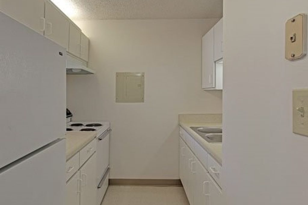 04-kitchen-angle-2