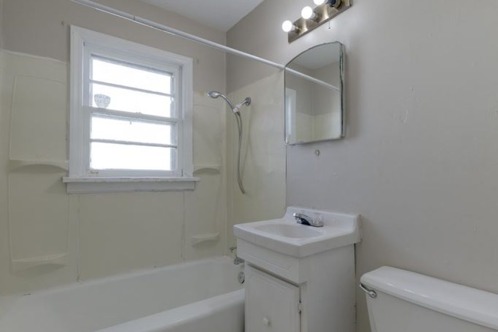 1122 N Glendale, photo 9