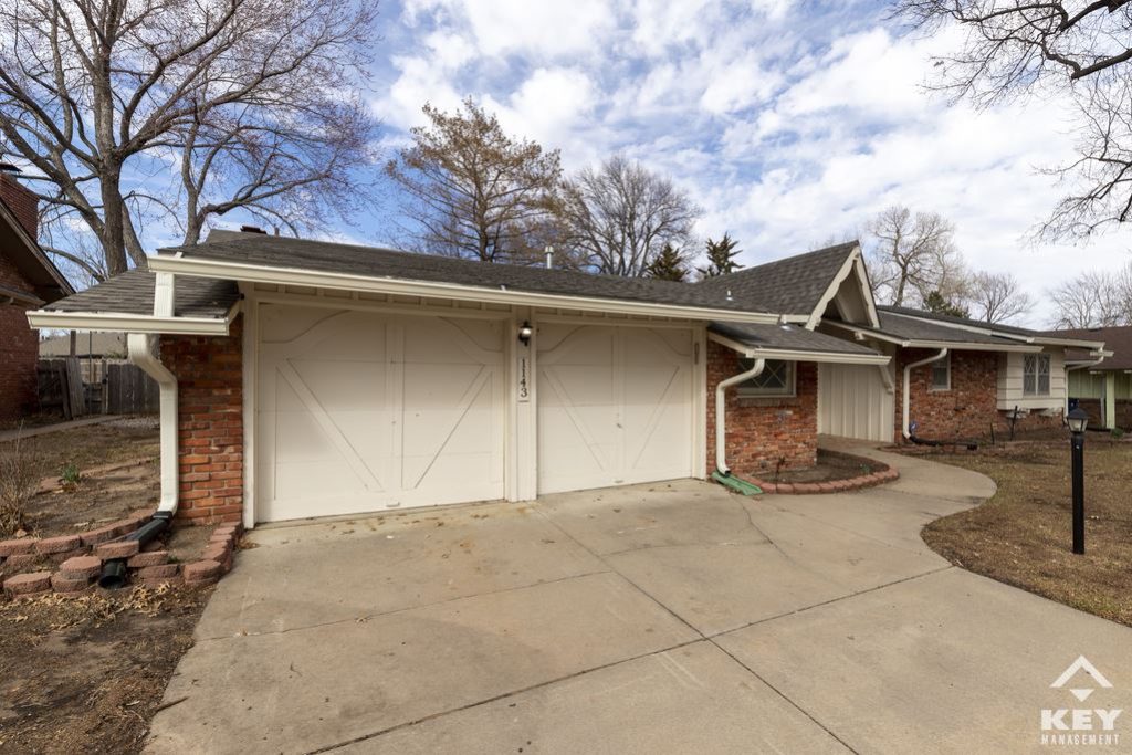 1143 Patricia St, photo 2