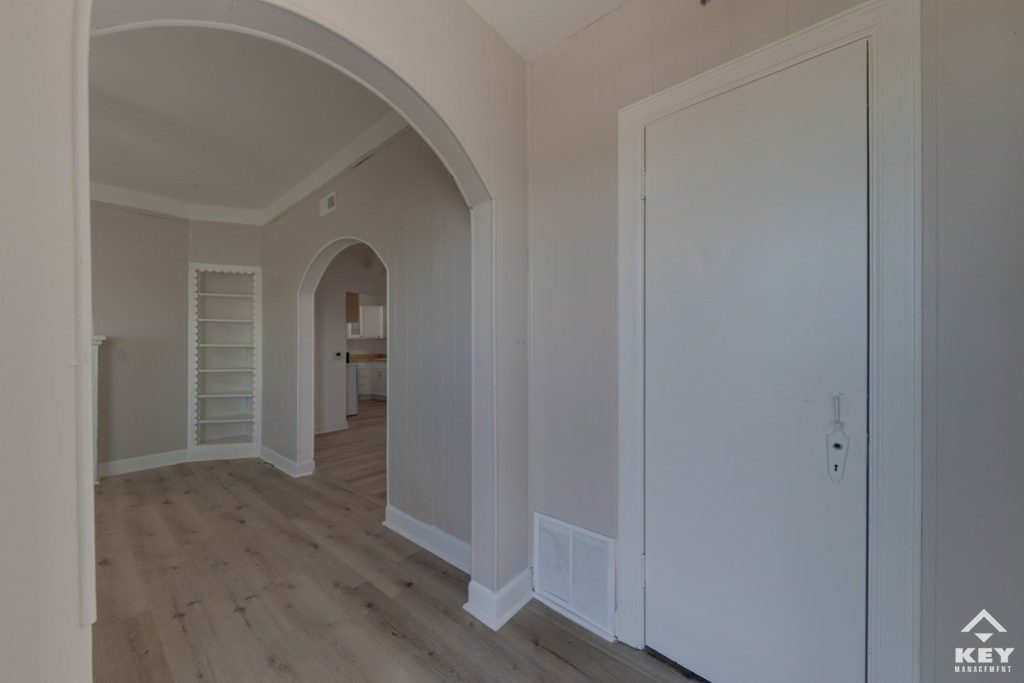 1143 S Osage St, photo 2