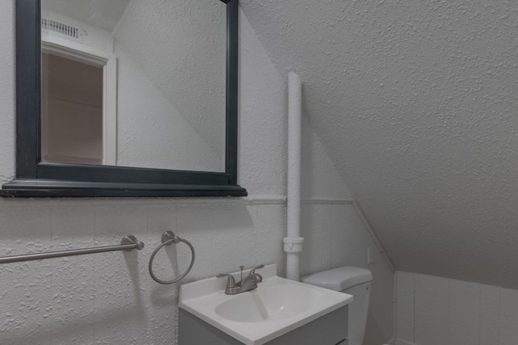 1143 S Osage St, photo 7