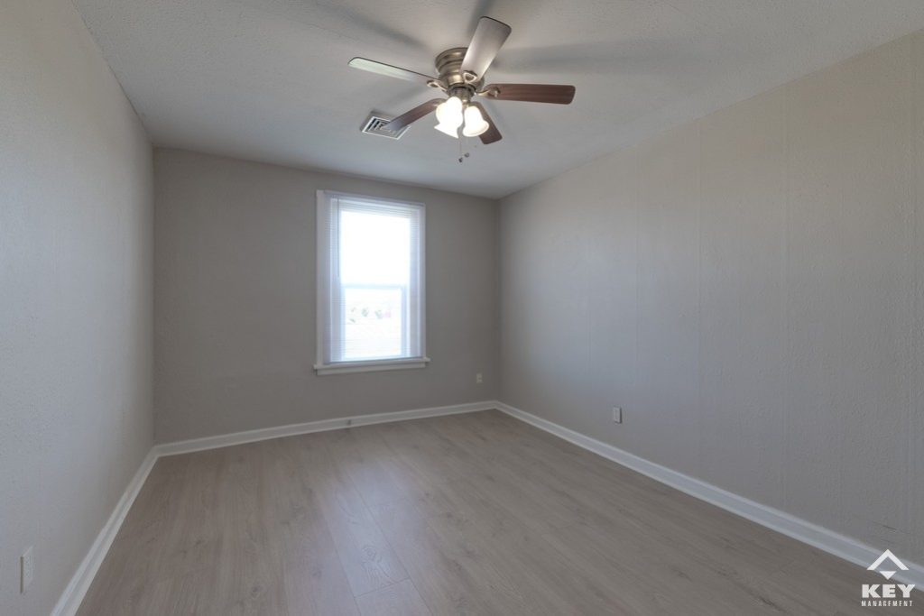 1143 S Osage St, photo 11