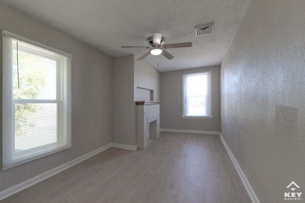 1143 S Osage St, photo 13