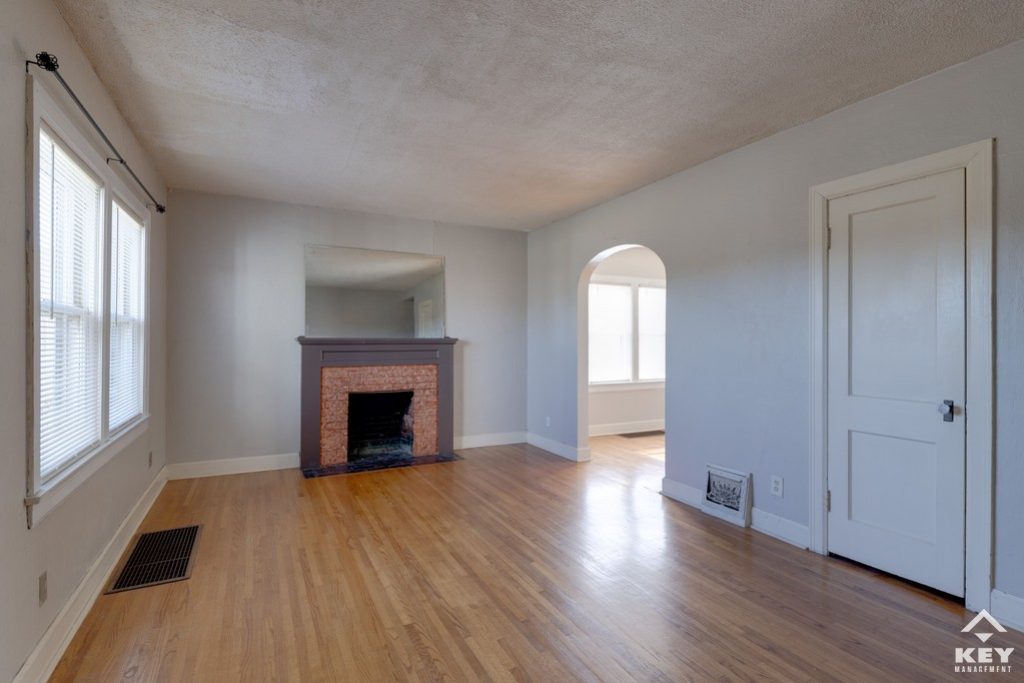 115 N Oliver Ave, photo 2