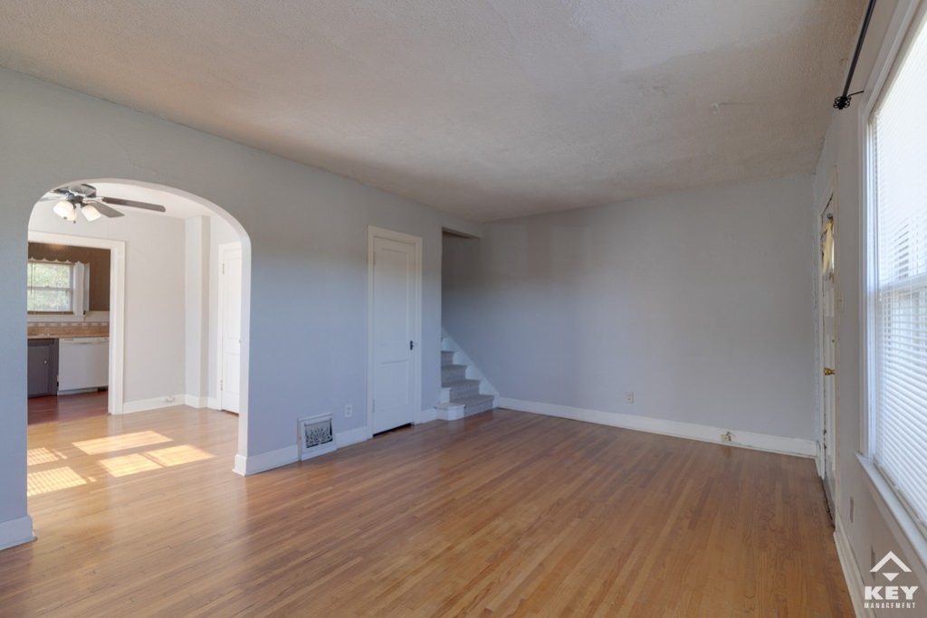 115 N Oliver Ave, photo 3