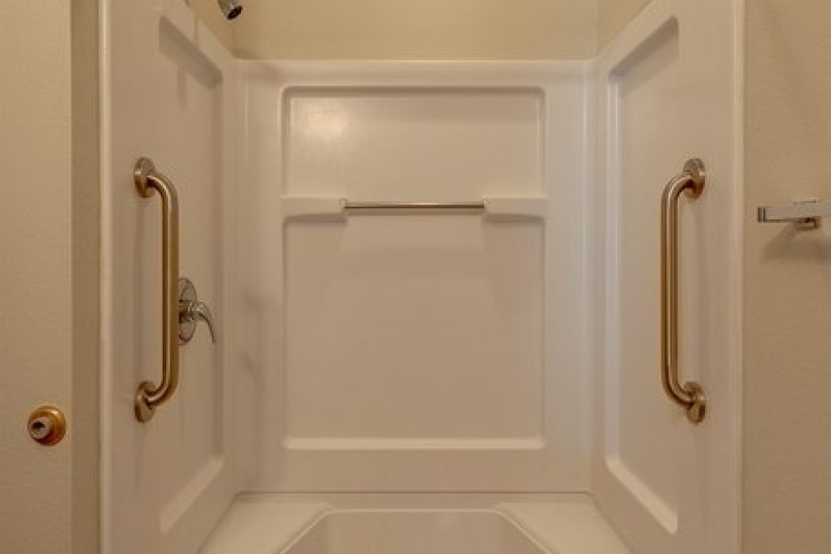 15-bathroom-angle-2