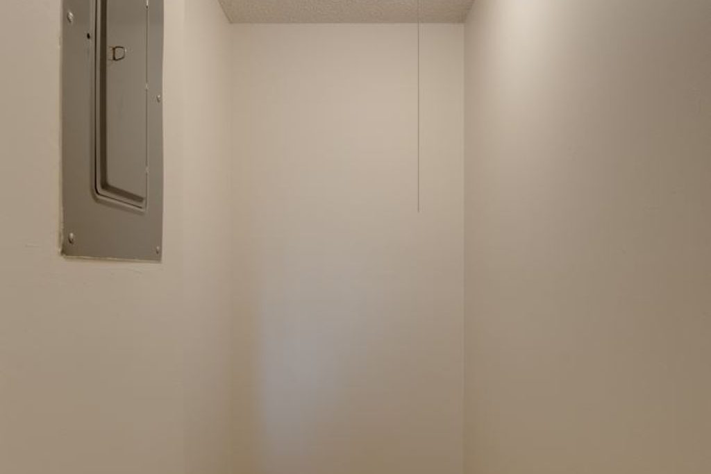 16-hall-storage-closet