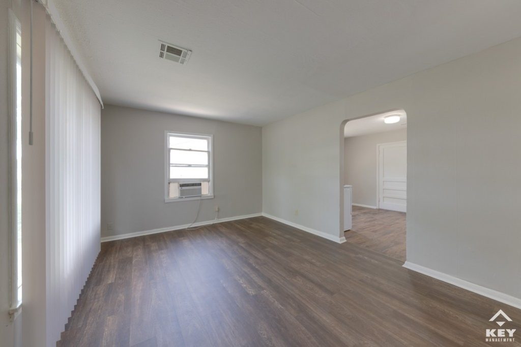 1848 N Green St, photo 2