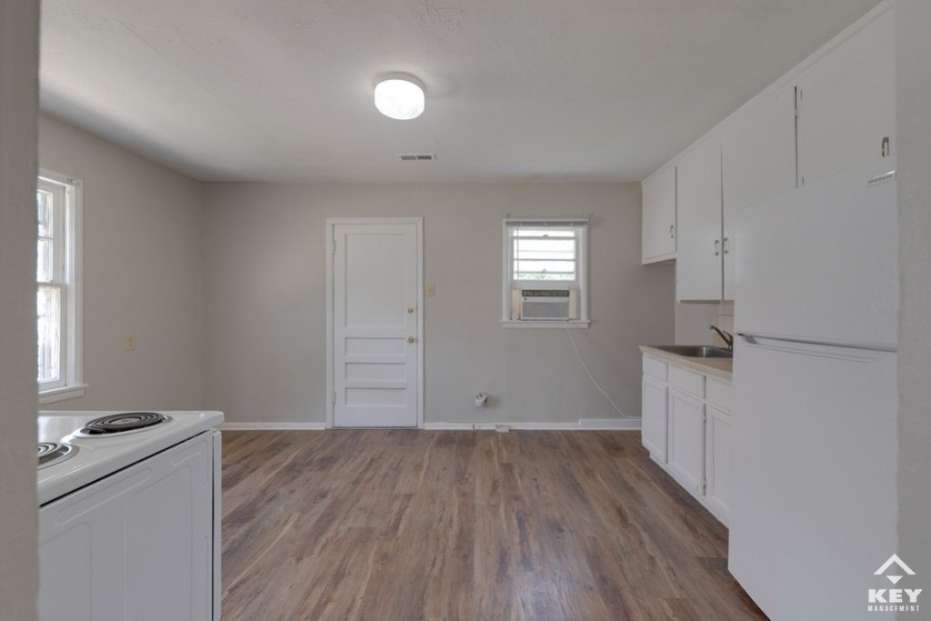 1848 N Green St, photo 4