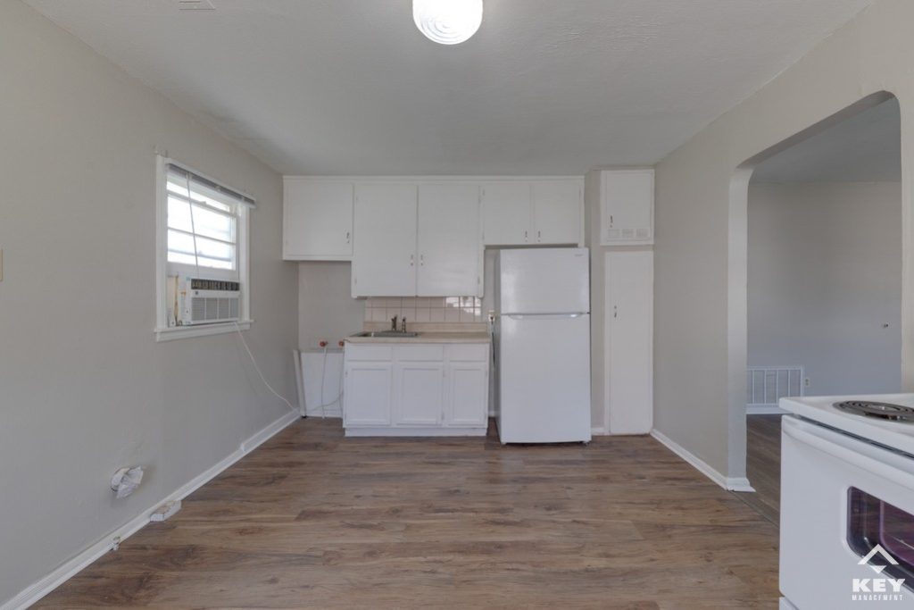 1848 N Green St, photo 6