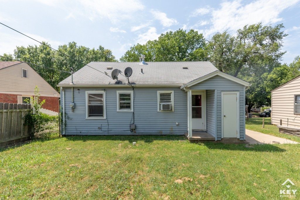 1848 N Green St, photo 16