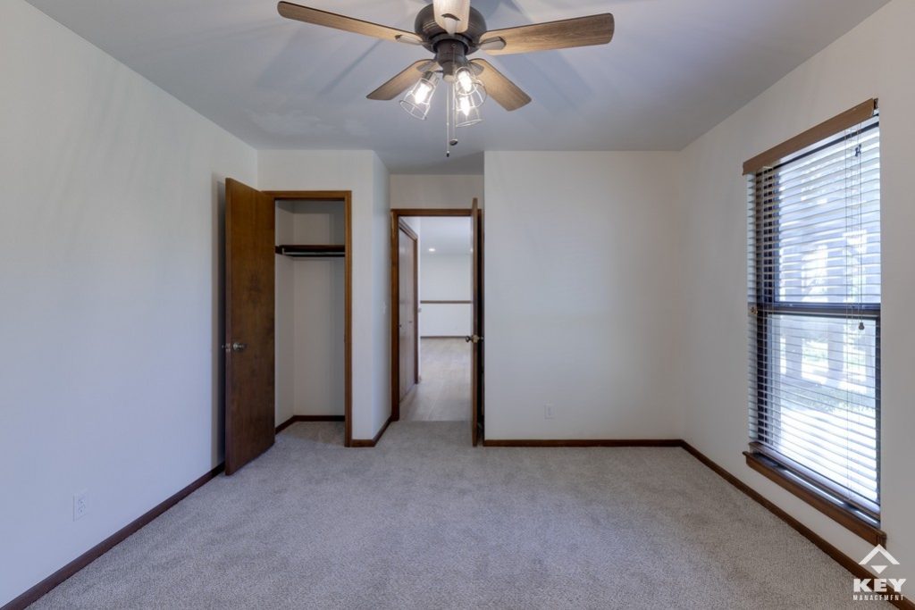 1913 S White Oak Dr, photo 26