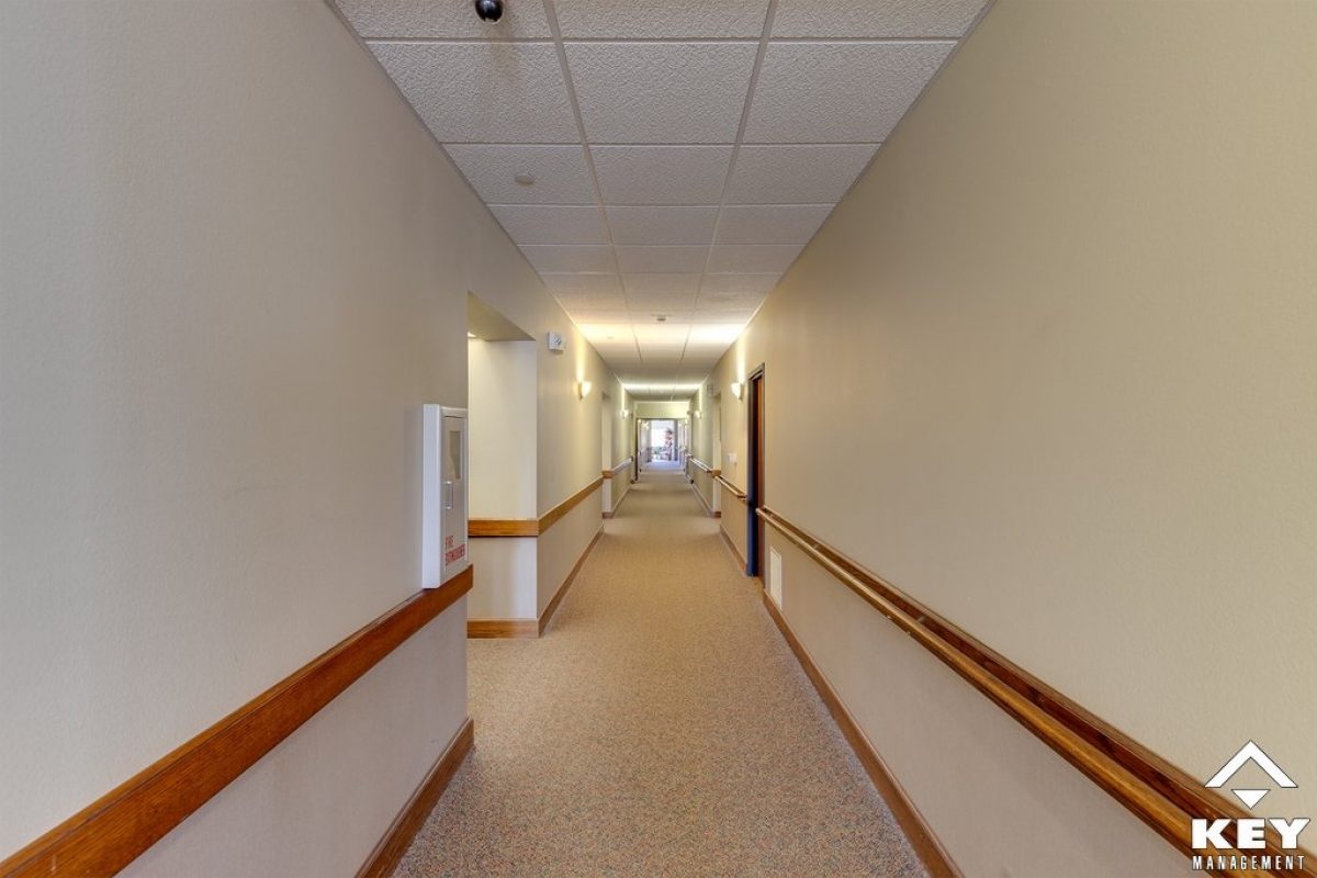 20-upper-level-hallway