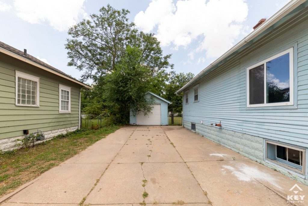 223 N Meridian Ave, photo 2