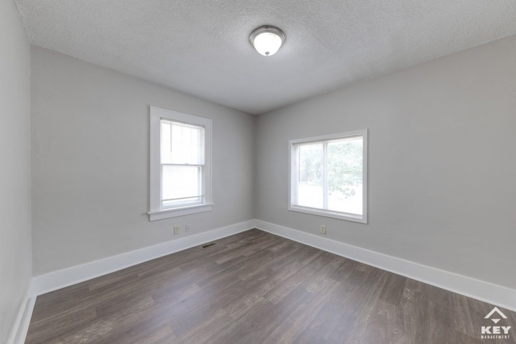 223 N Meridian Ave, photo 9