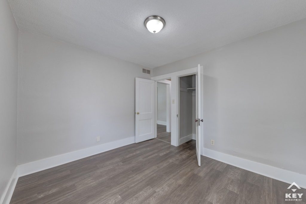 223 N Meridian Ave, photo 10