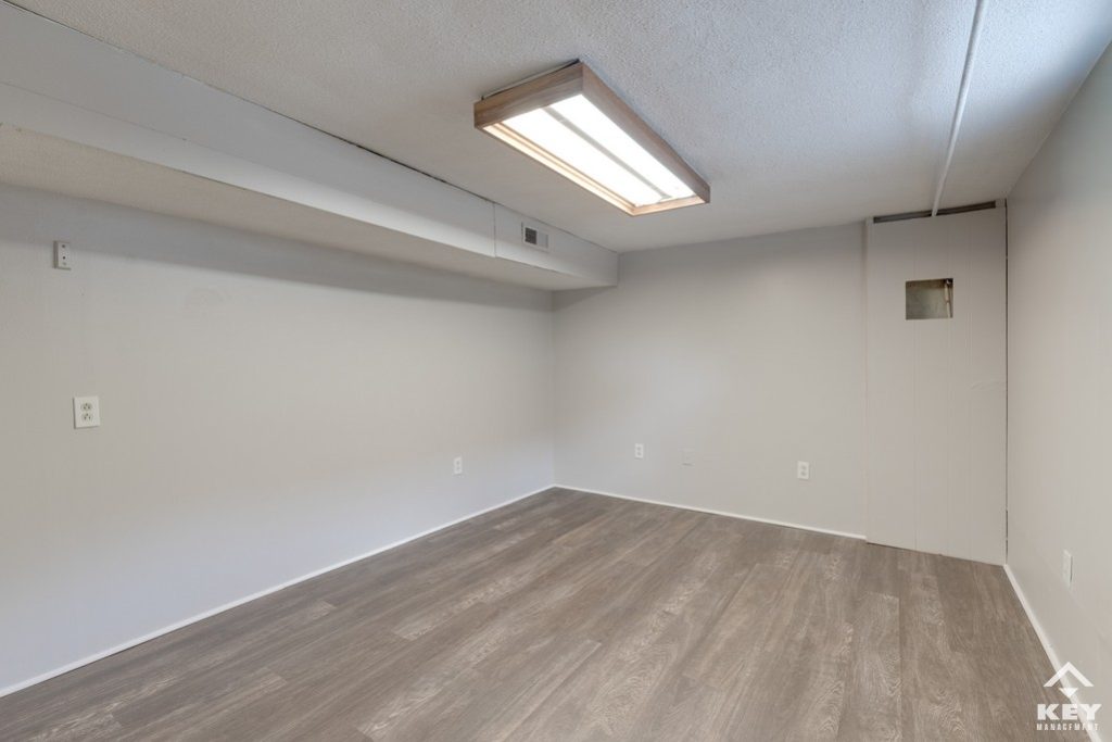 223 N Meridian Ave, photo 17