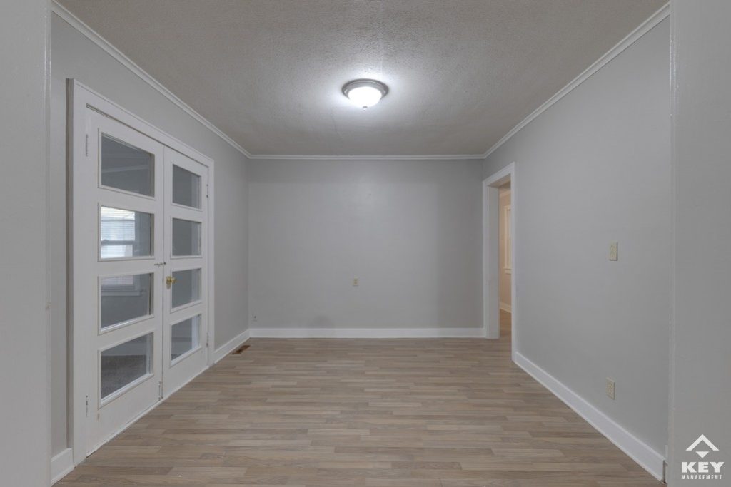 705 S Pershing Ave, photo 4