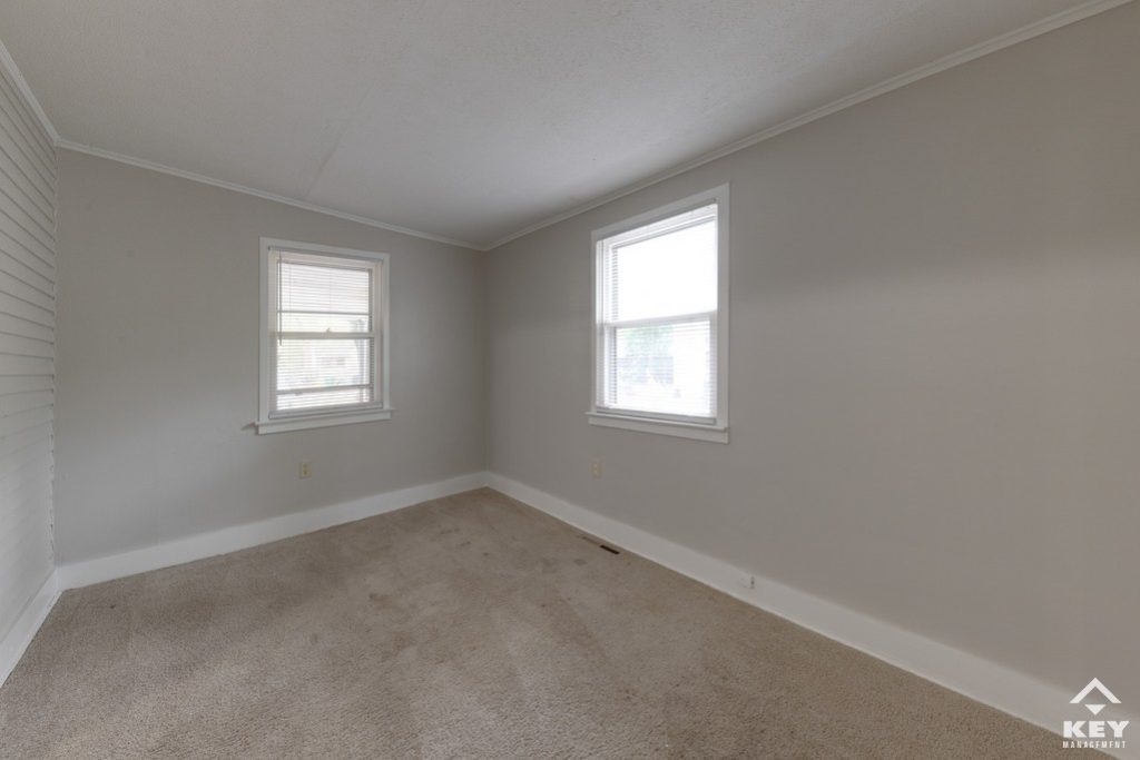 705 S Pershing Ave, photo 8