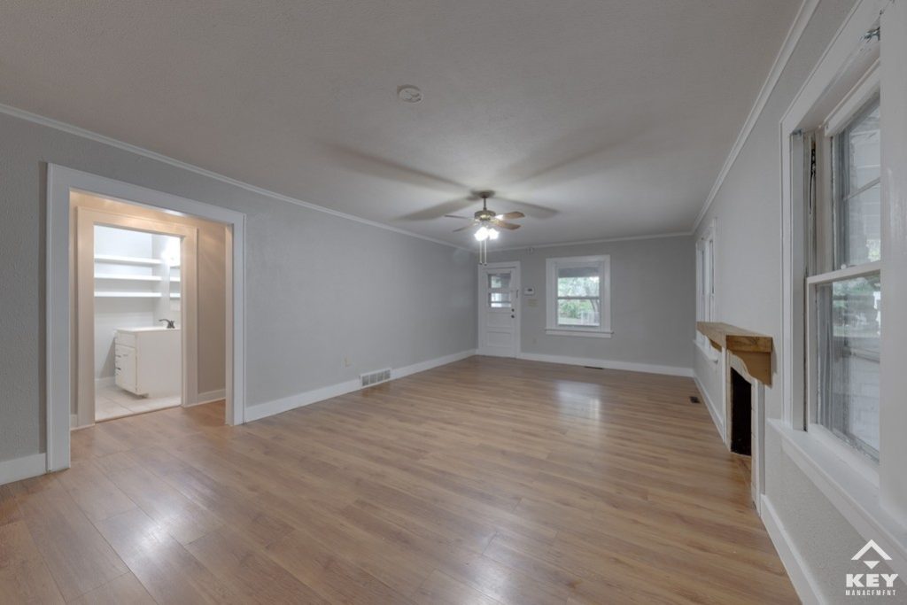 705 S Pershing Ave, photo 10