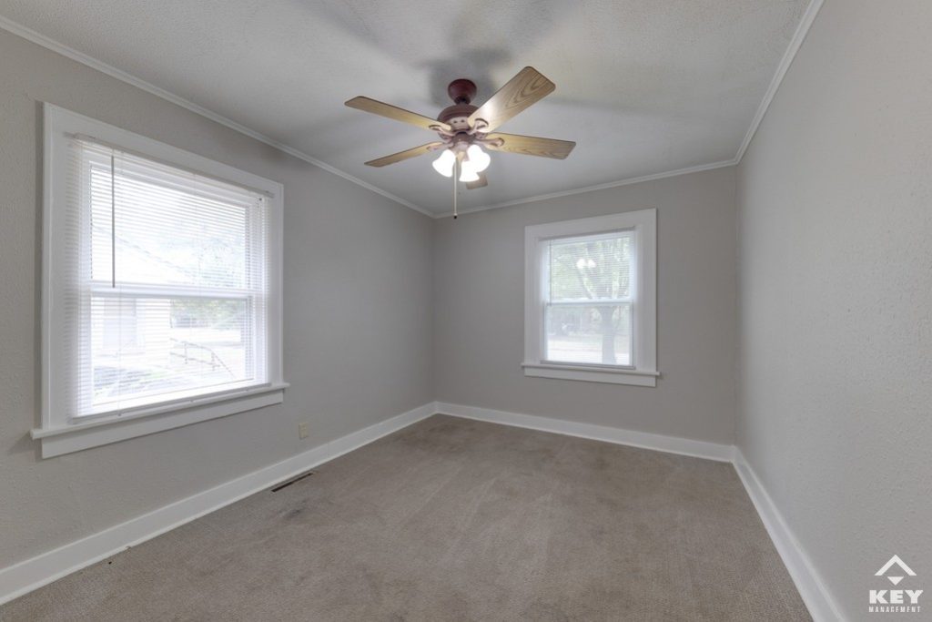 705 S Pershing Ave, photo 16