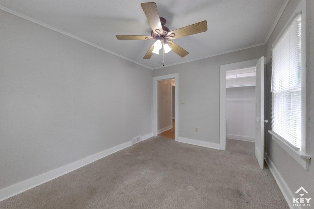 705 S Pershing Ave, photo 17