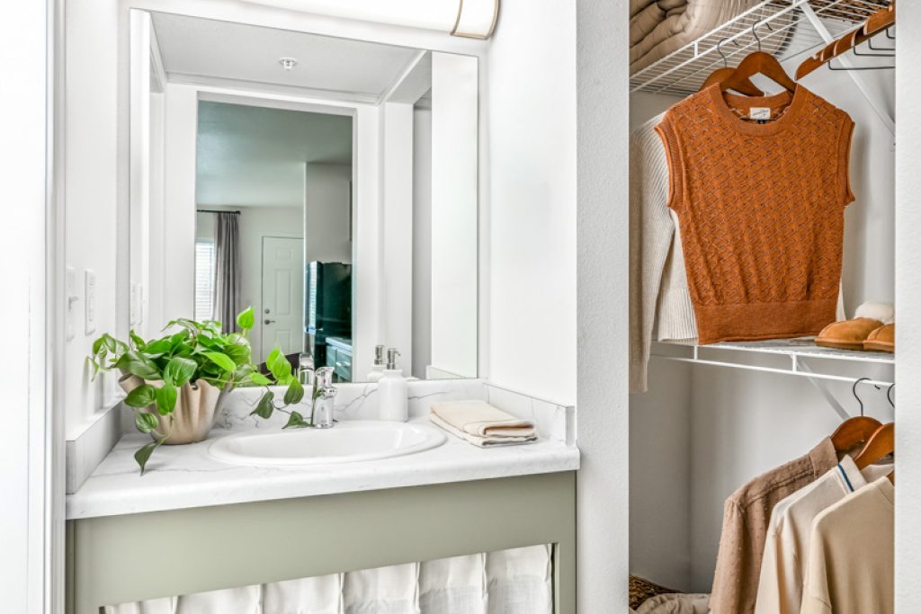 Live Oak, model apartment, photo 5