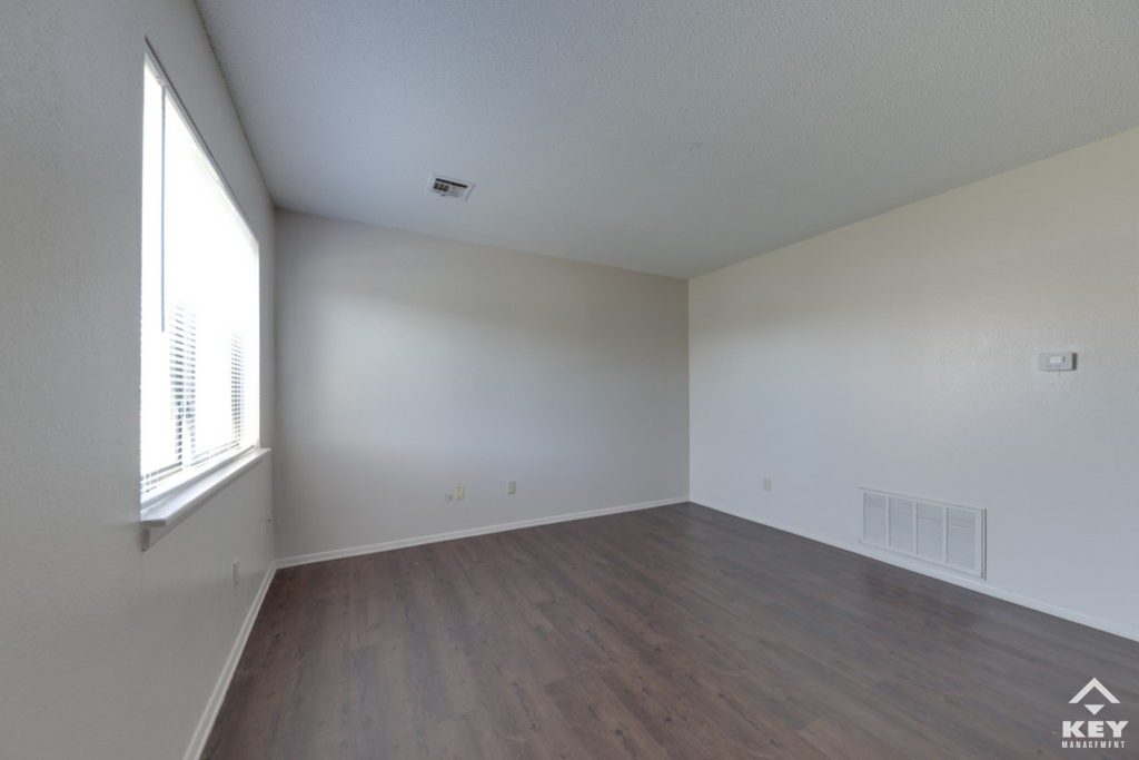 Seneca Village 2 bedroom, photo 1