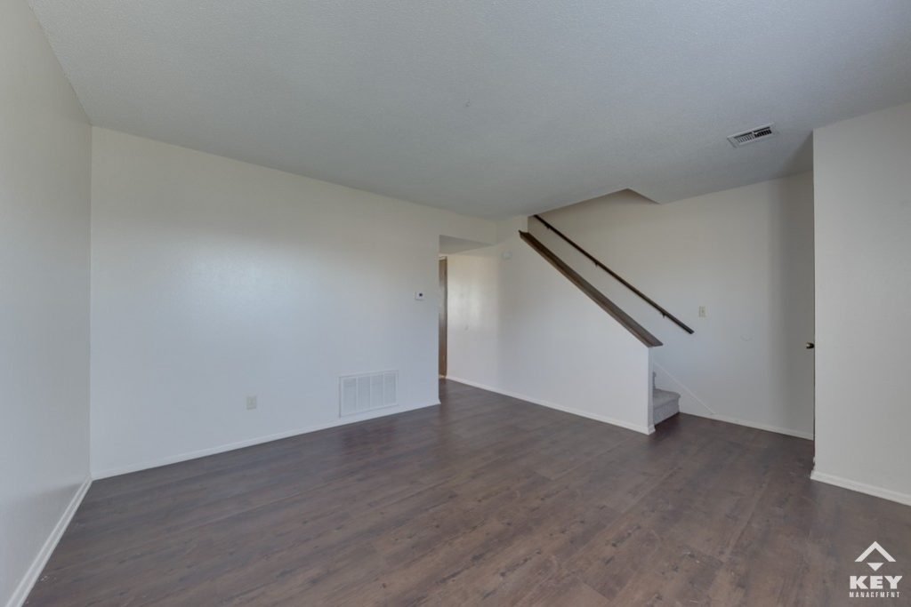 Seneca Village 2 bedroom, photo 2